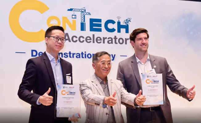 Dr. Junjie Chen represents iLab to share a collaborative project with Leighton Asia in ConTech Accelerator on 2 August 2023.