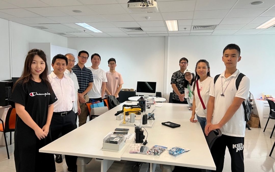 On July 18th, Dr. Chen Junjie received a group of visitors from mainland middle schools led by Professor Yongjun Tang, associate professor of finance, and area head in finance.